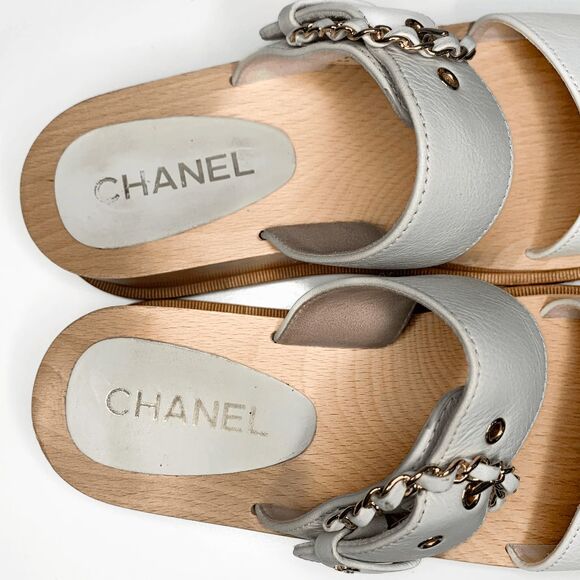 Chanel Interlocking CC Logo Slip On Slide Sandals EU 39 White Gold Chain Mules - Picture 7 of 11